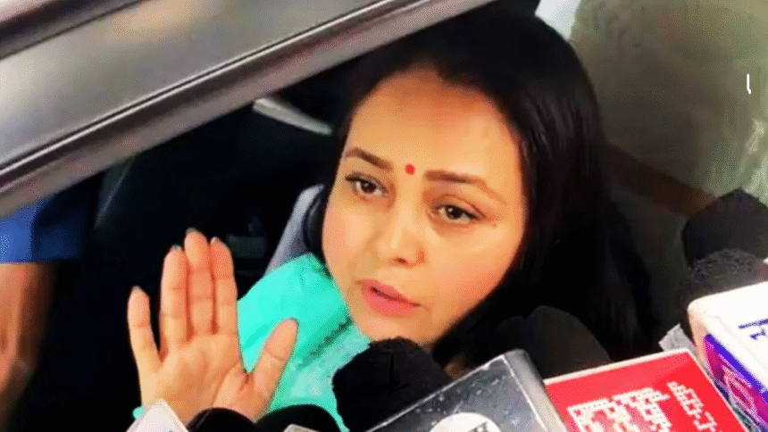 लालू की बेटी रोहिणी आचार्य का बड़ा खुलासा: “गंदी गालियां, चप्पल और पारिवारिक बेइज़्ज़ती”